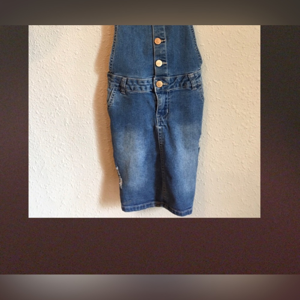 Girls denim skirt overalls, size: 7